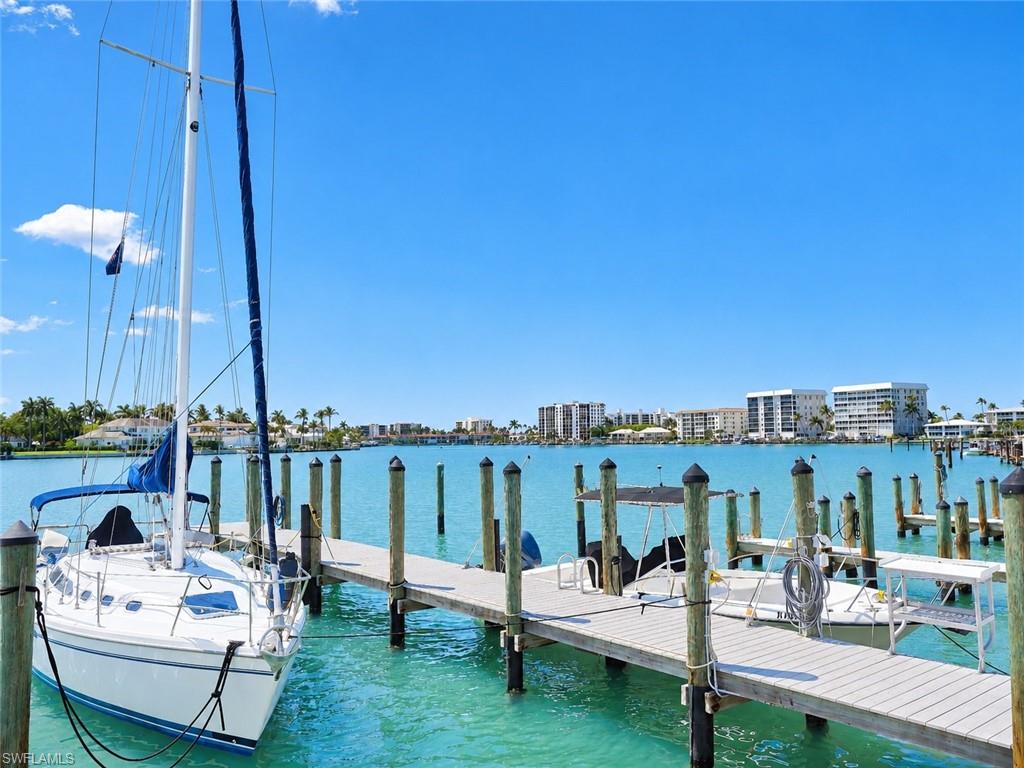 MOORINGS BAY APTS - Residential