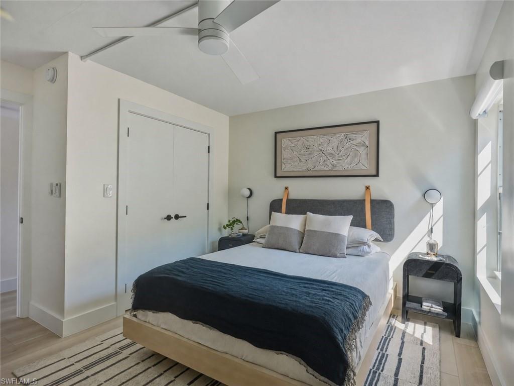 MOORINGS BAY APTS - Residential