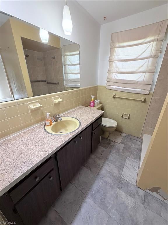 CYPRESS LAKE COUNTRY CLUB ESTATES - Residential