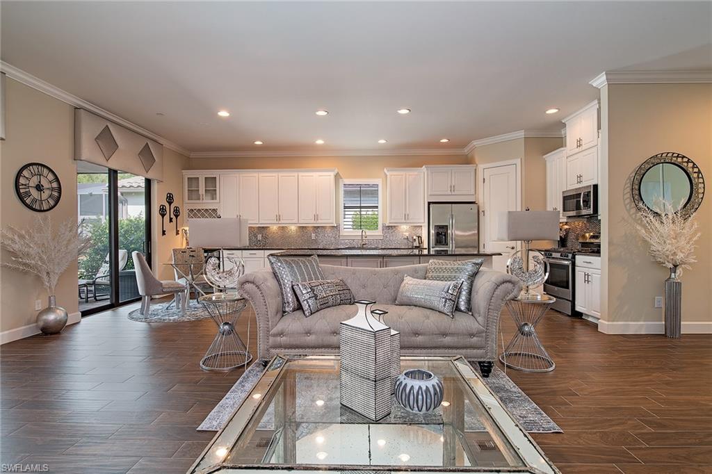 PEBBLE POINTE - Residential