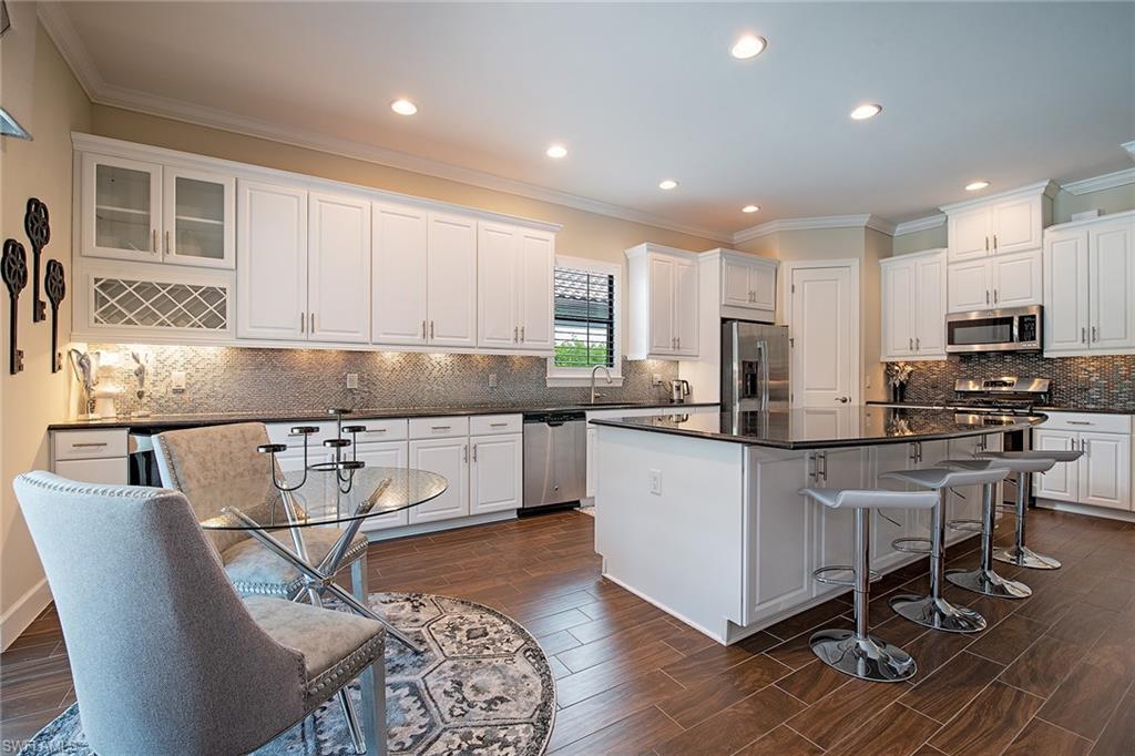 PEBBLE POINTE - Residential