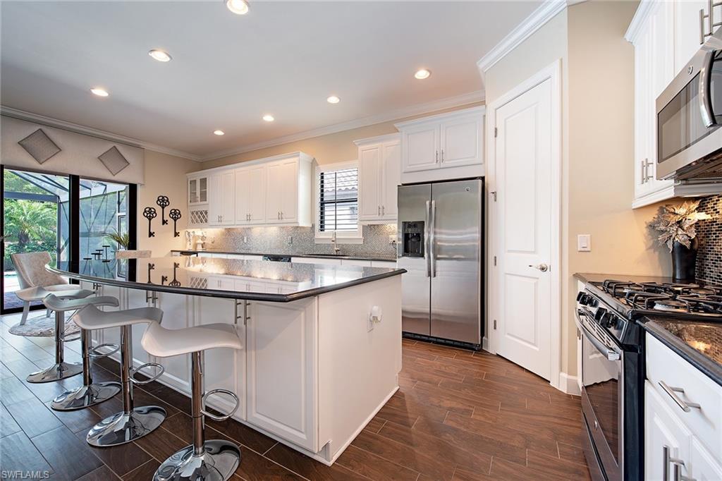 PEBBLE POINTE - Residential