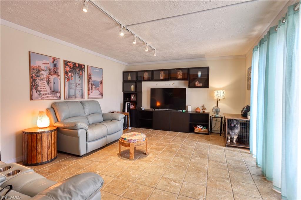 PARKWOODS TOWNHOUSE COMMUNITY - Residential