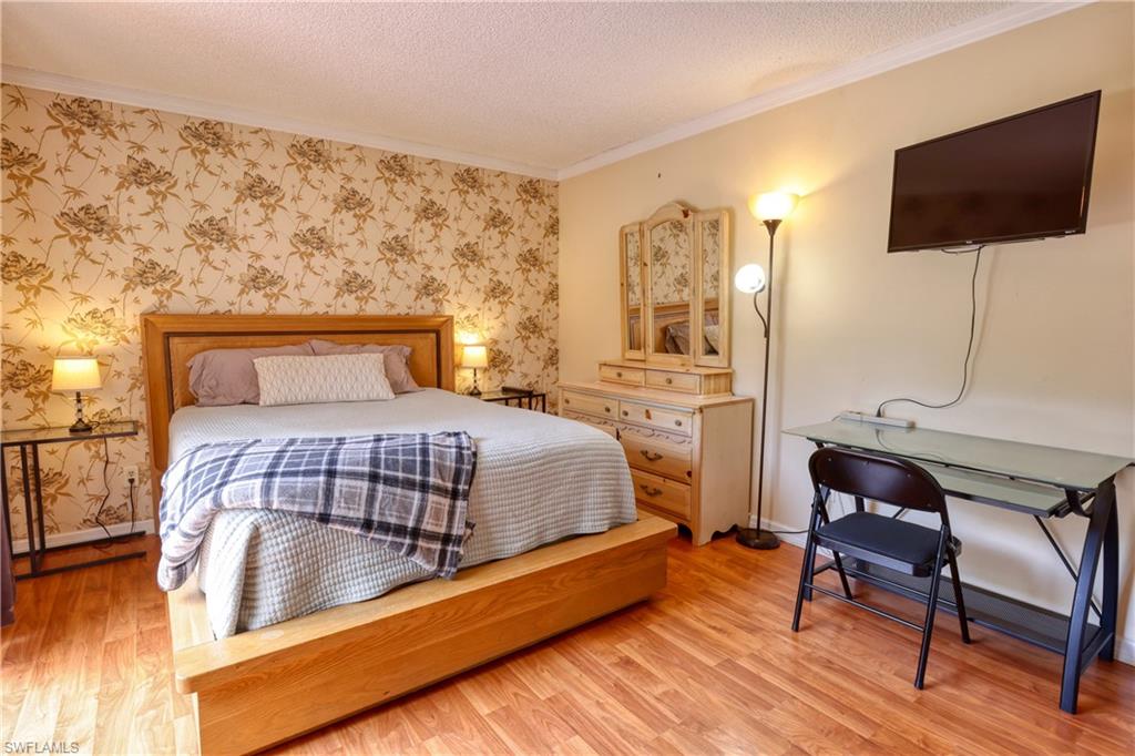 PARKWOODS TOWNHOUSE COMMUNITY - Residential