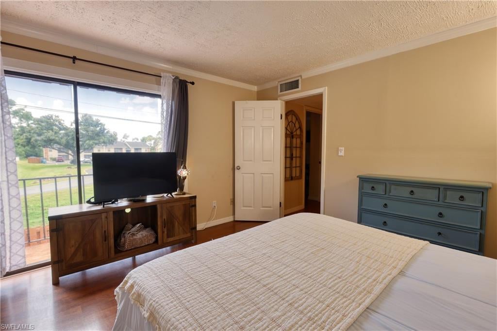 PARKWOODS TOWNHOUSE COMMUNITY - Residential