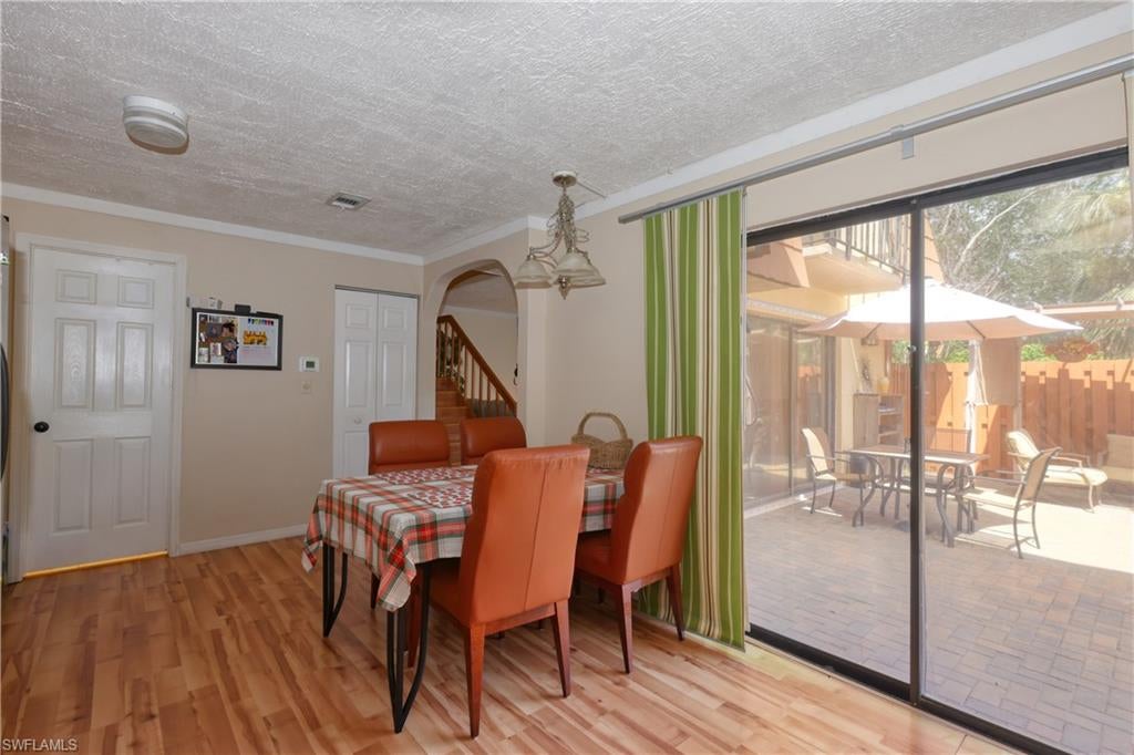 PARKWOODS TOWNHOUSE COMMUNITY - Residential