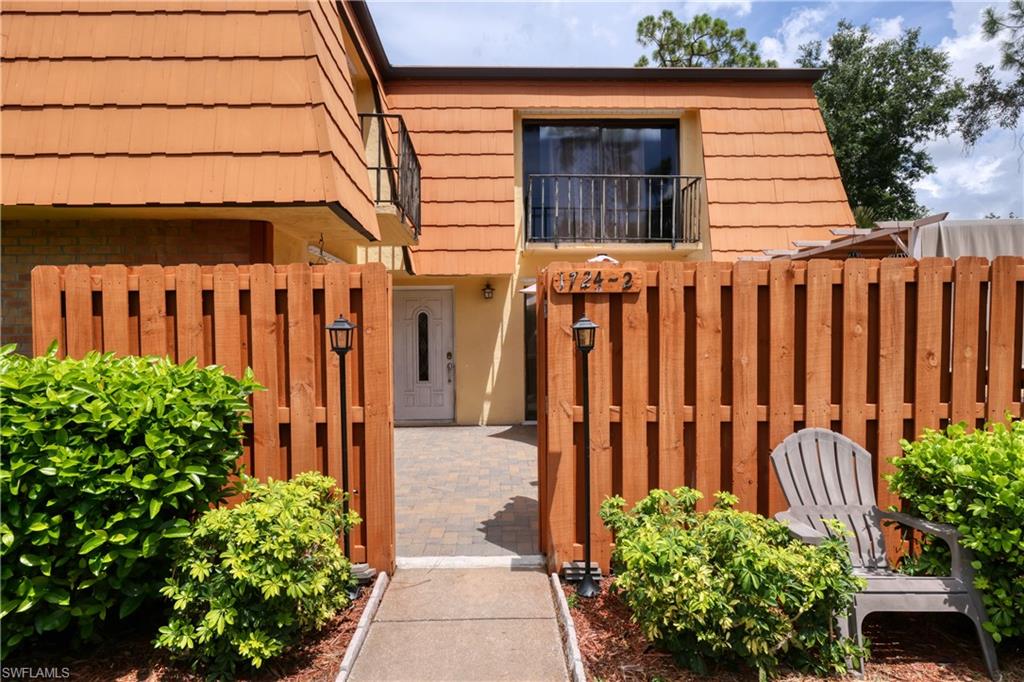 PARKWOODS TOWNHOUSE COMMUNITY - Residential