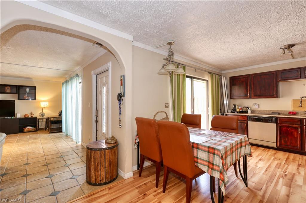PARKWOODS TOWNHOUSE COMMUNITY - Residential