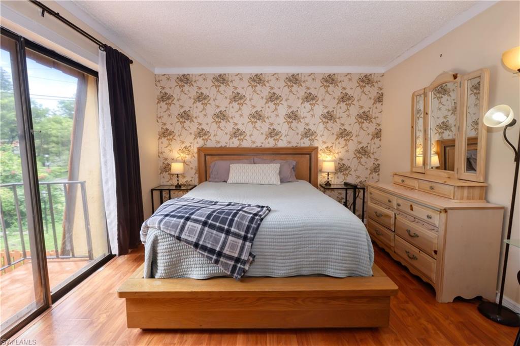 PARKWOODS TOWNHOUSE COMMUNITY - Residential