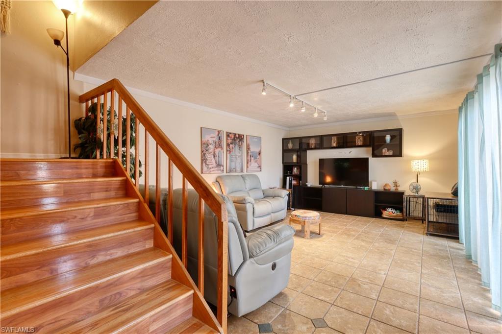 PARKWOODS TOWNHOUSE COMMUNITY - Residential