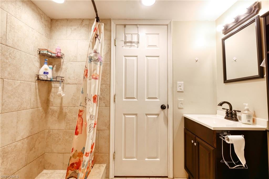 PARKWOODS TOWNHOUSE COMMUNITY - Residential