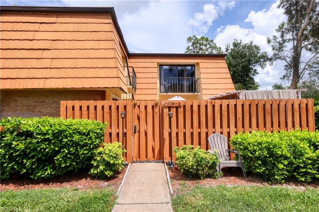 PARKWOODS TOWNHOUSE COMMUNITY - Residential