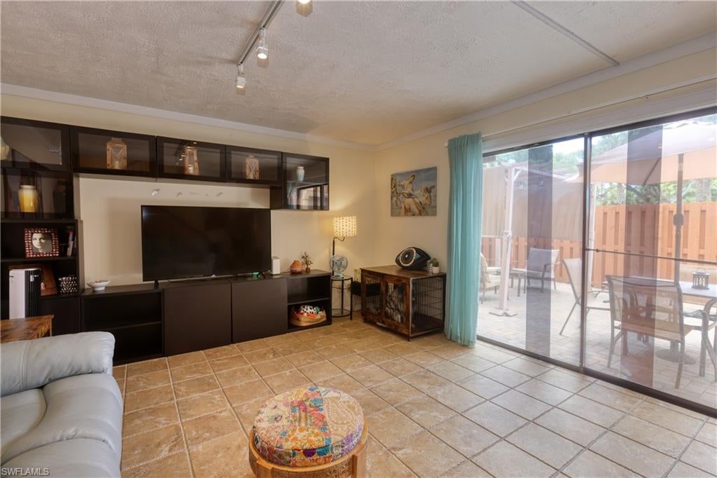 PARKWOODS TOWNHOUSE COMMUNITY - Residential