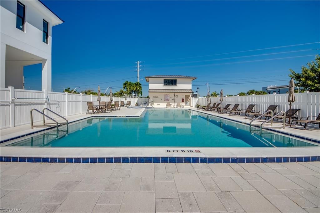 PELICAN WATCH - Residential
