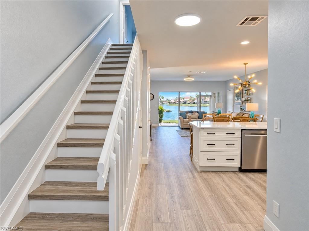 OLYMPIA POINTE - Residential