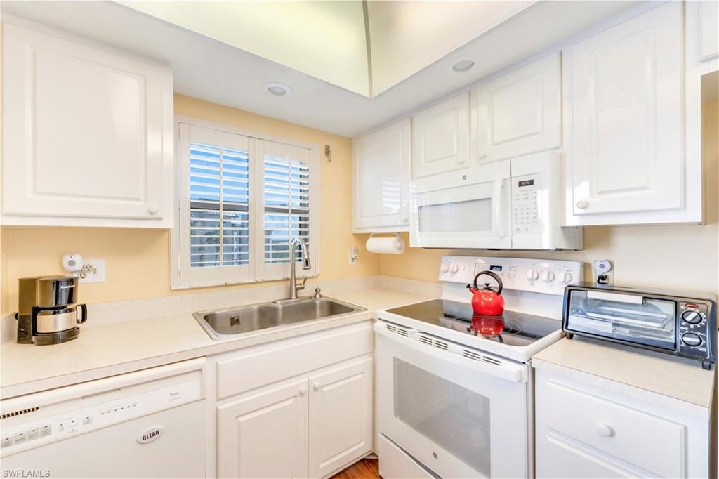 ESTERO COVE CONDO - Residential