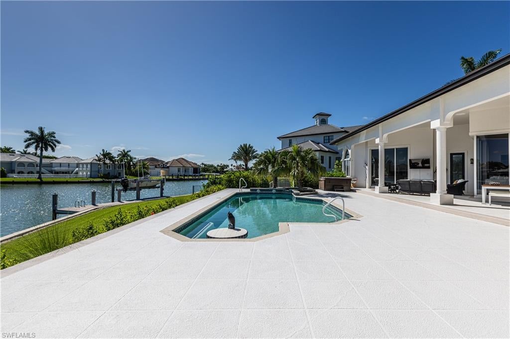 ESTATES - Residential