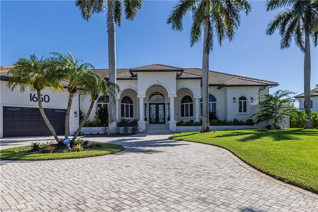 ESTATES - Residential