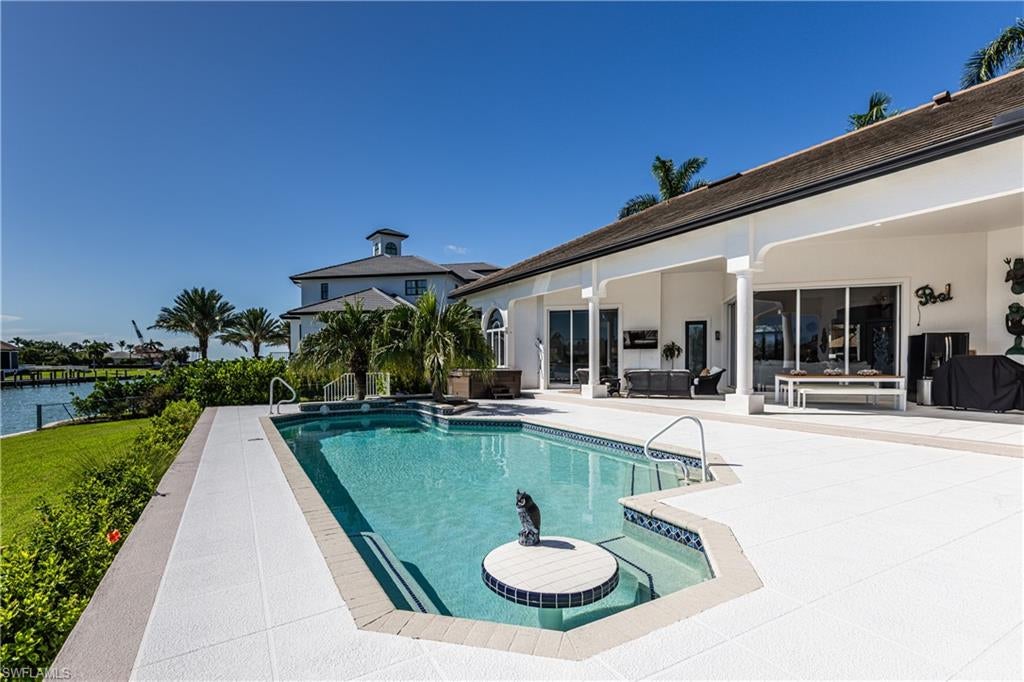 ESTATES - Residential
