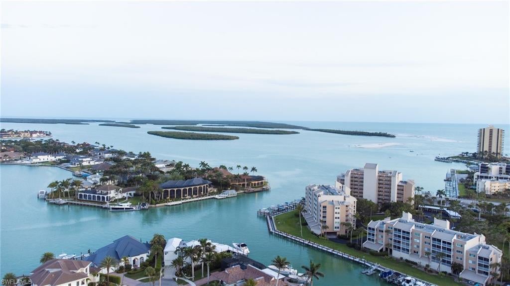 TROPICAL ISLE - Residential