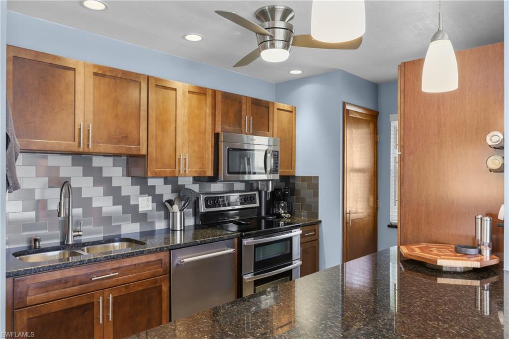 HARBOR LAKES OF NAPLES - Residential