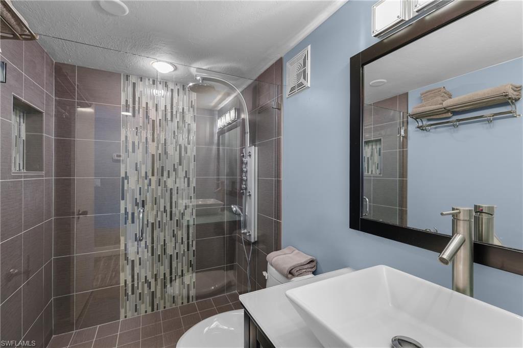 HARBOR LAKES OF NAPLES - Residential