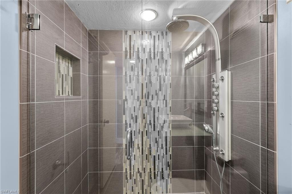 HARBOR LAKES OF NAPLES - Residential