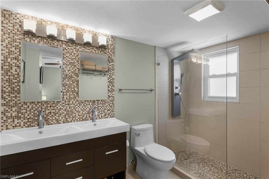 HARBOR LAKES OF NAPLES - Residential