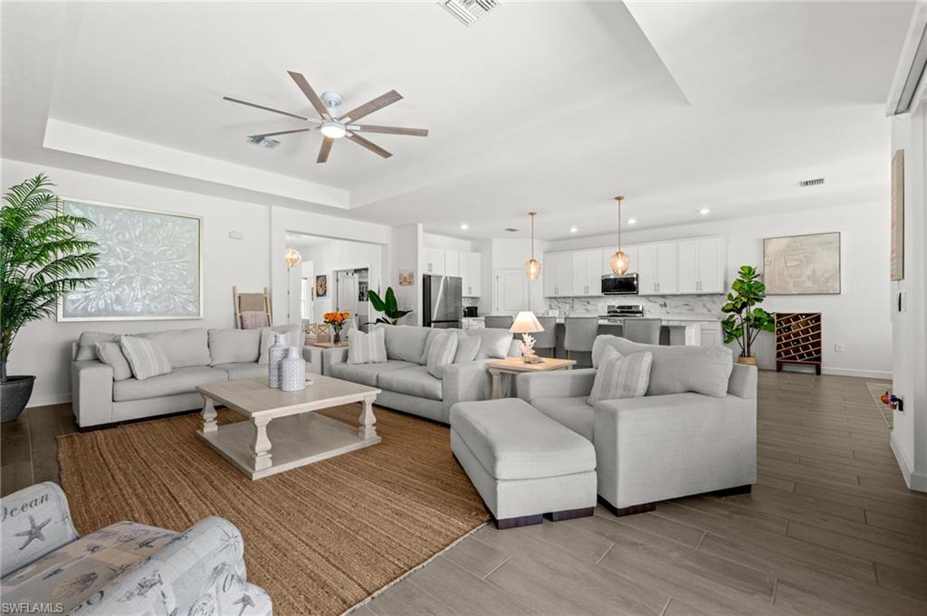 TUCKERS COVE - Residential