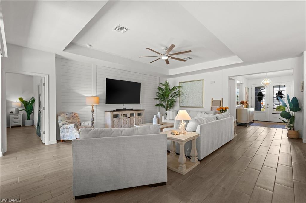 TUCKERS COVE - Residential