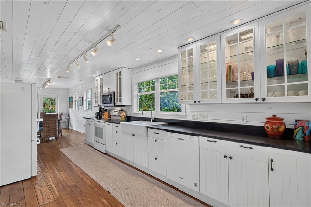 SANIBEL SHORES - Residential
