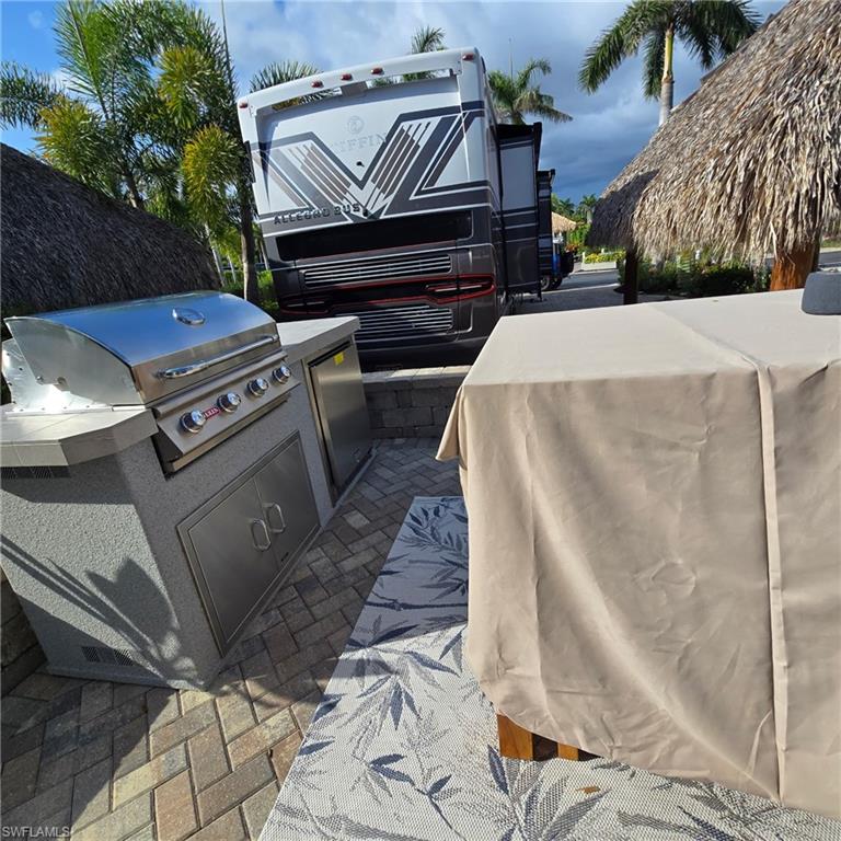 NAPLES MOTORCOACH RESORT - Land