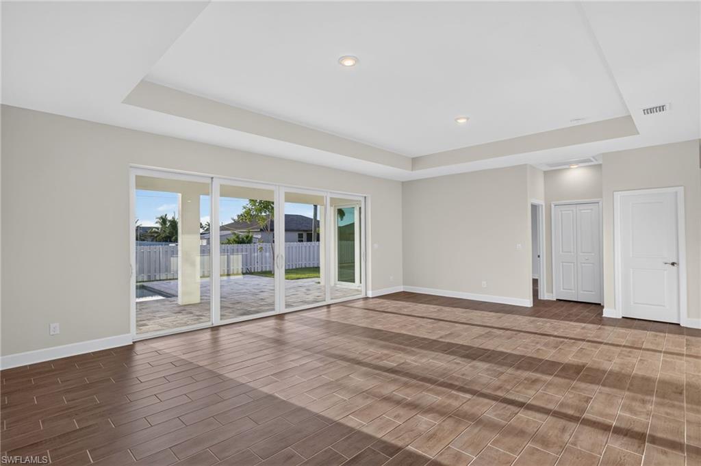 CAPE CORAL - Residential