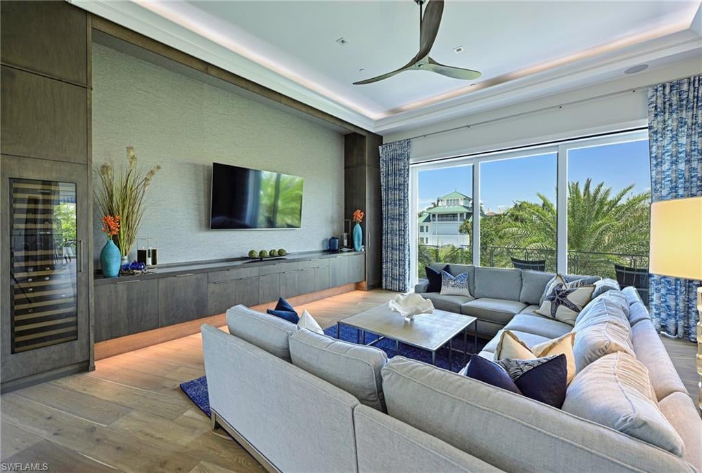 BAYFRONT GARDENS - Residential