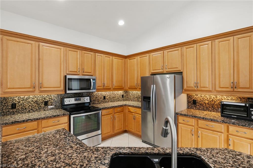 WILSHIRE LAKES - Residential