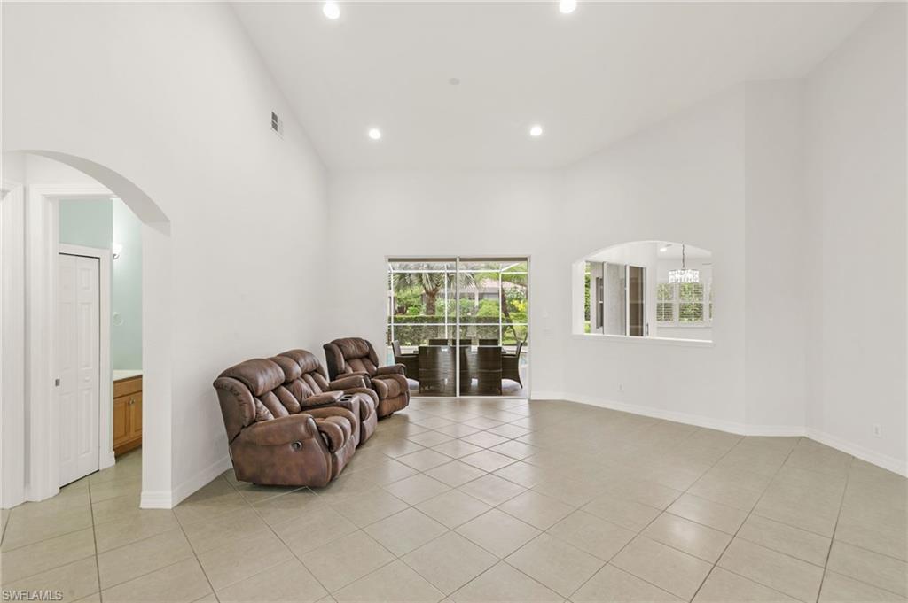 WILSHIRE LAKES - Residential