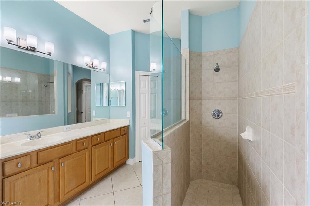 WILSHIRE LAKES - Residential