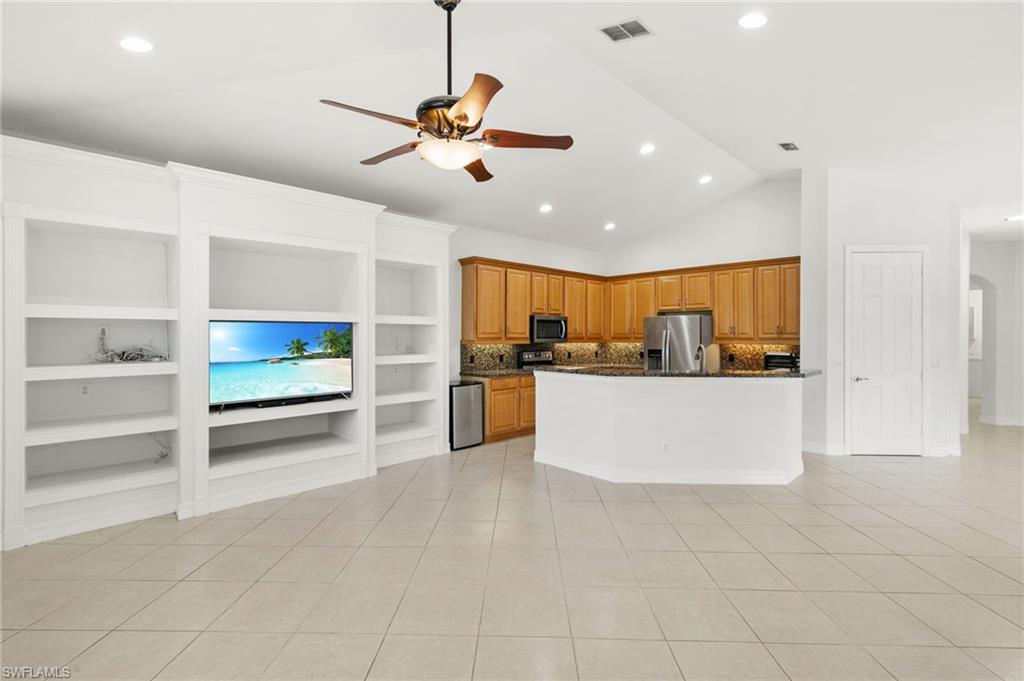 WILSHIRE LAKES - Residential