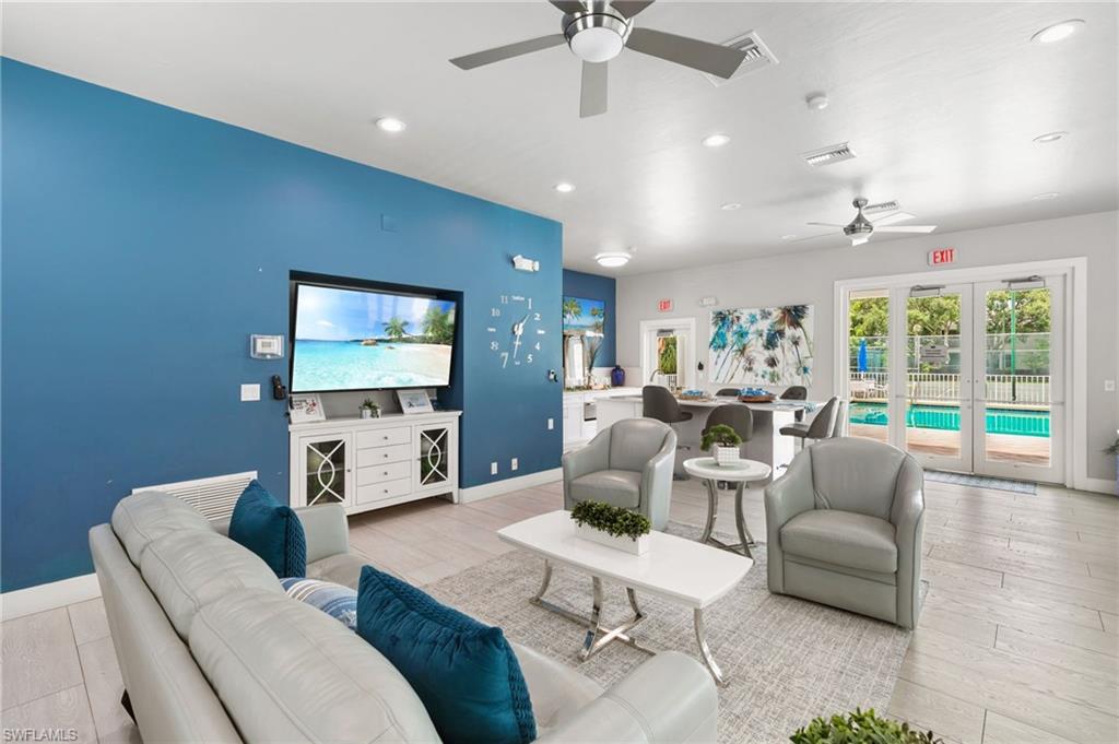 WILSHIRE LAKES - Residential