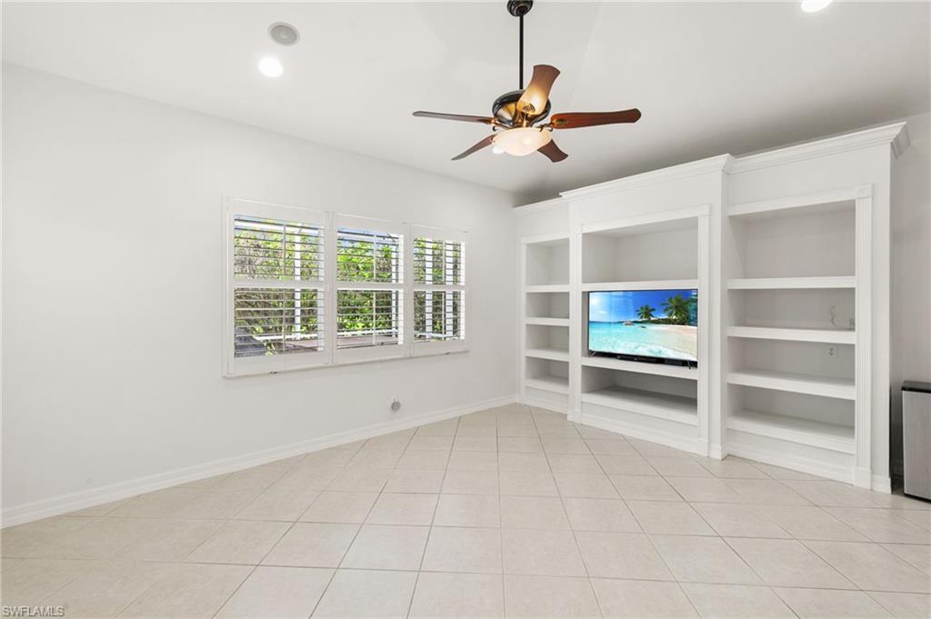 WILSHIRE LAKES - Residential