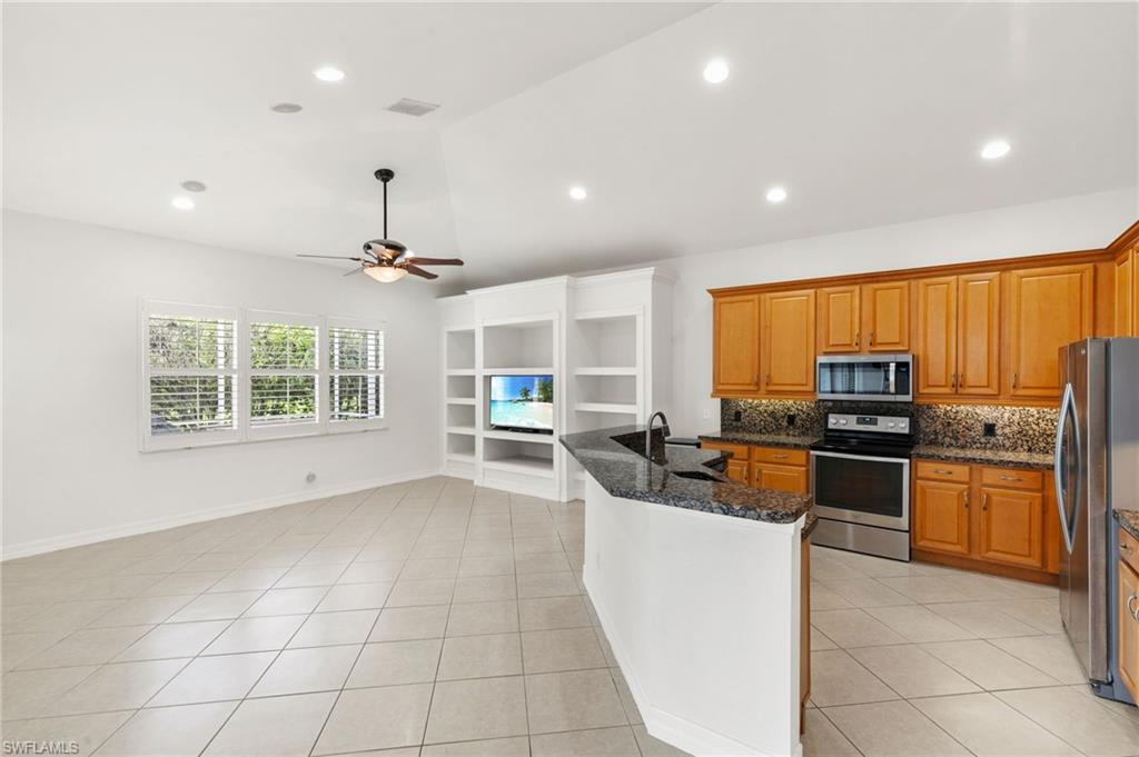 WILSHIRE LAKES - Residential