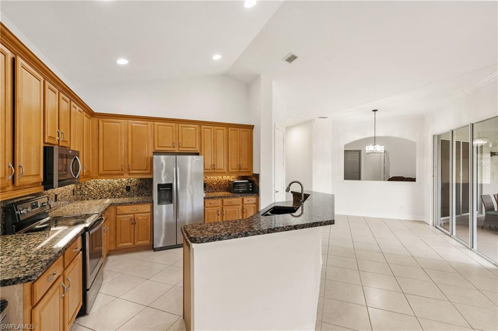 WILSHIRE LAKES - Residential