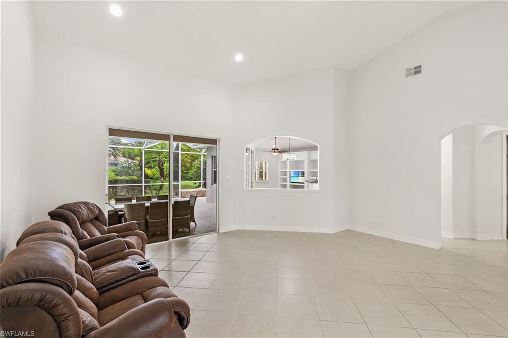 WILSHIRE LAKES - Residential
