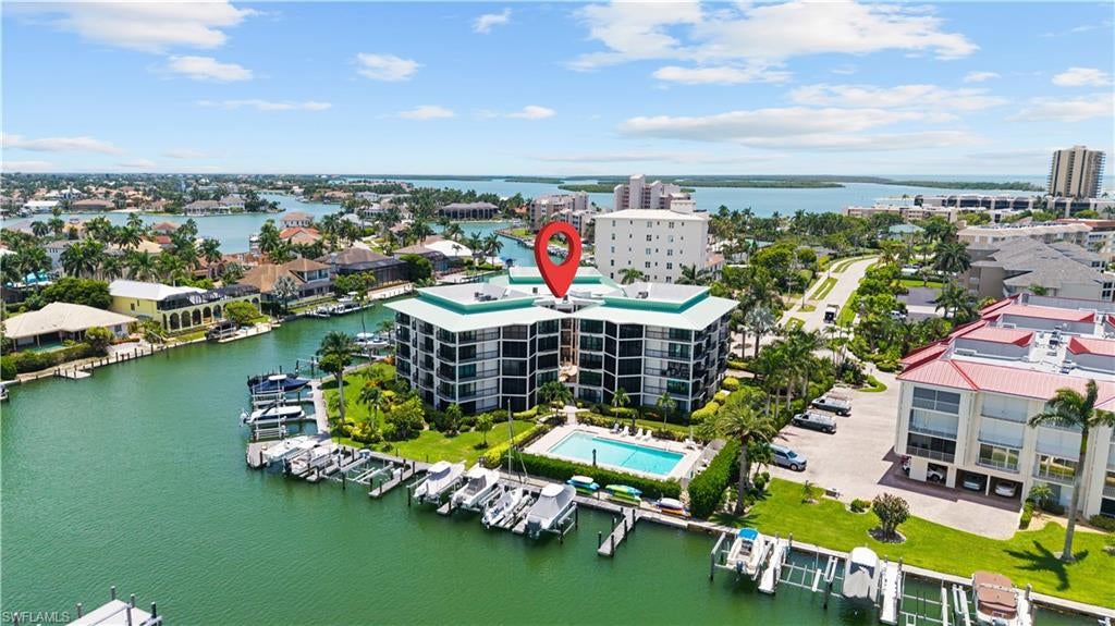 TROPICAL ISLE - Residential