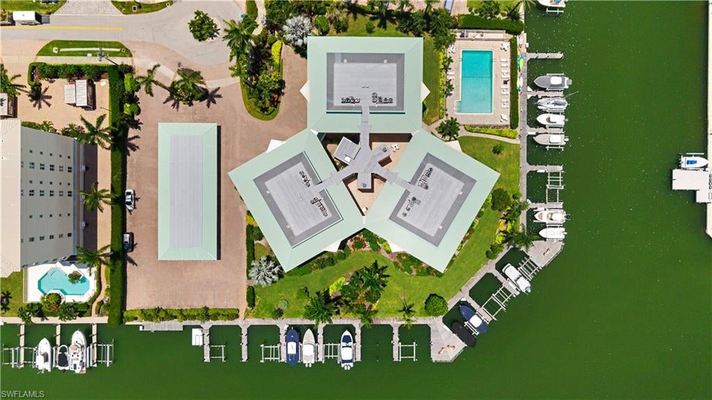 TROPICAL ISLE - Residential