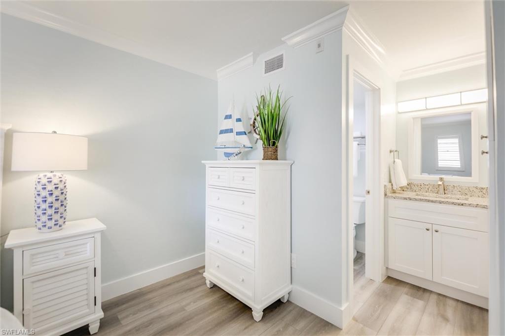 BAYSIDE VILLAS - Residential