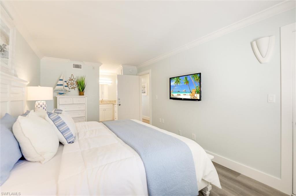 BAYSIDE VILLAS - Residential