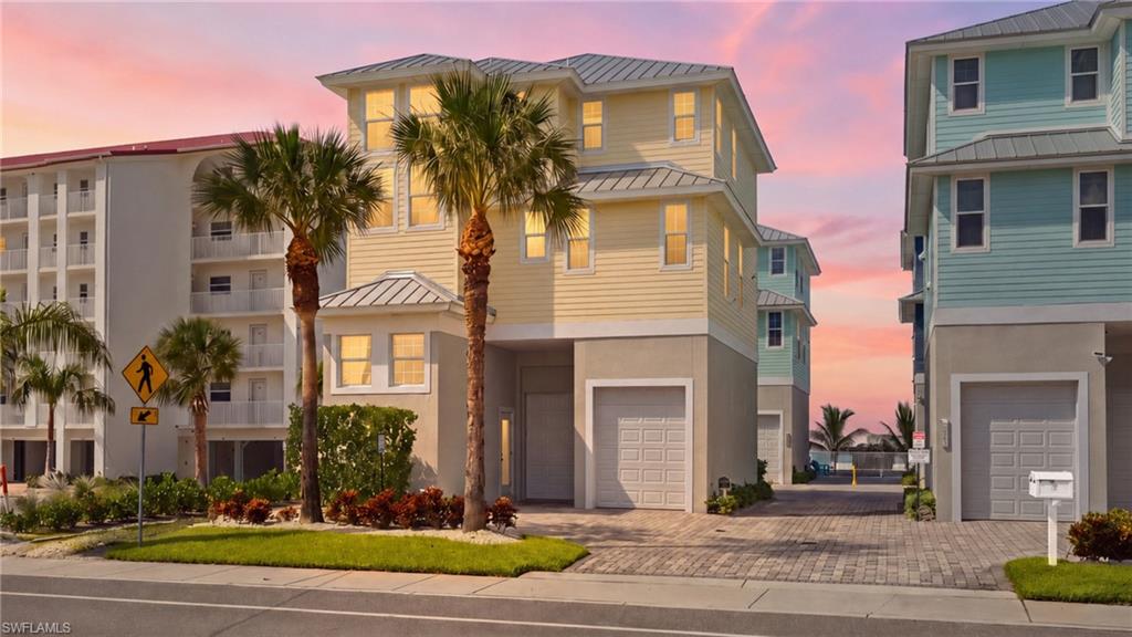 KEY WEST COURTYARDS - Residential