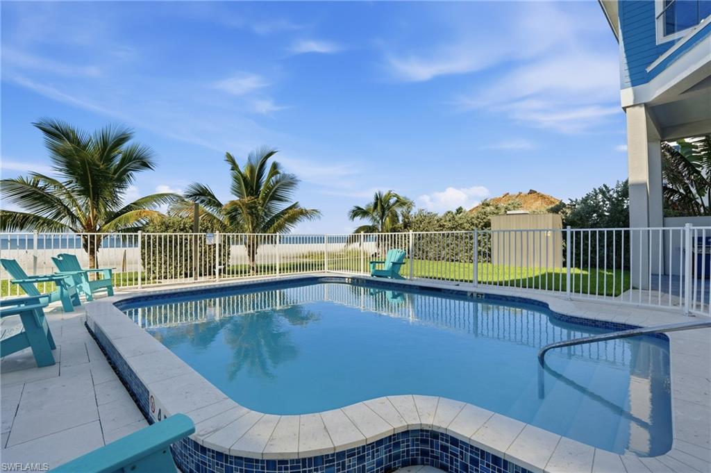 KEY WEST COURTYARDS - Residential