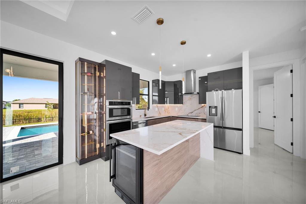 CAPE CORAL - Residential